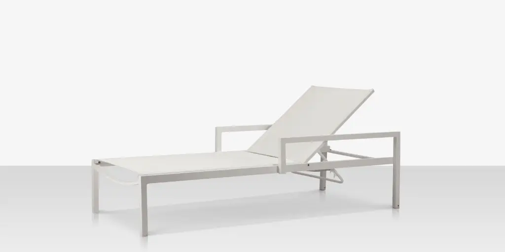 fusion_chaise_white_angle.webp