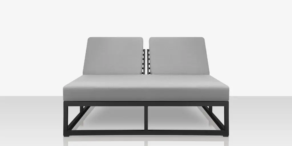 01_iconic_daybed_front.webp