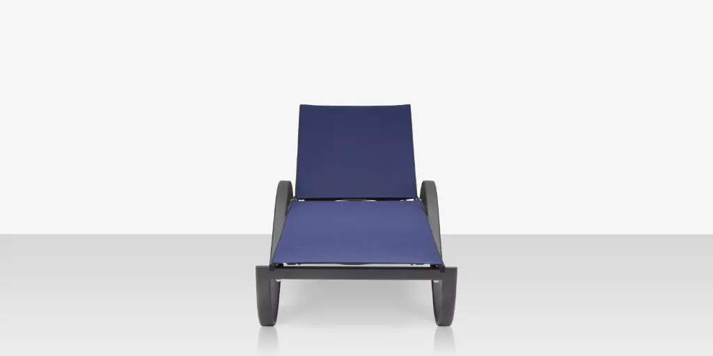 atlantic_chaise_with_arms_blue_front.webp