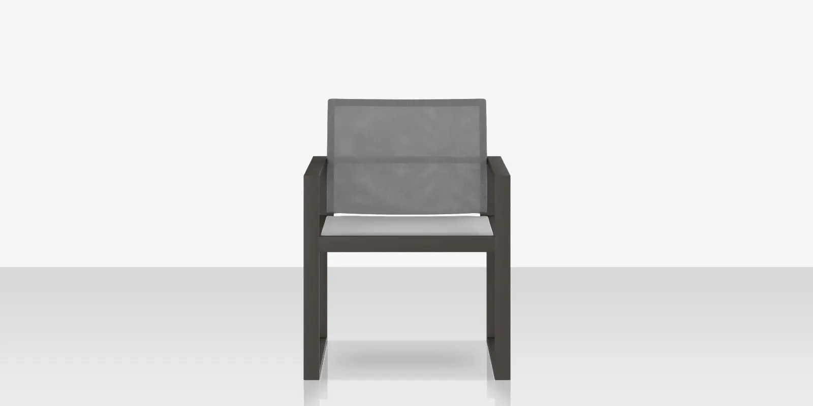 01_iconic_dining_armchair_xl_front.webp