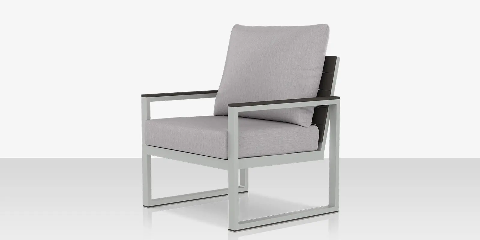 03_modera_new_club_chair_angle_02.webp