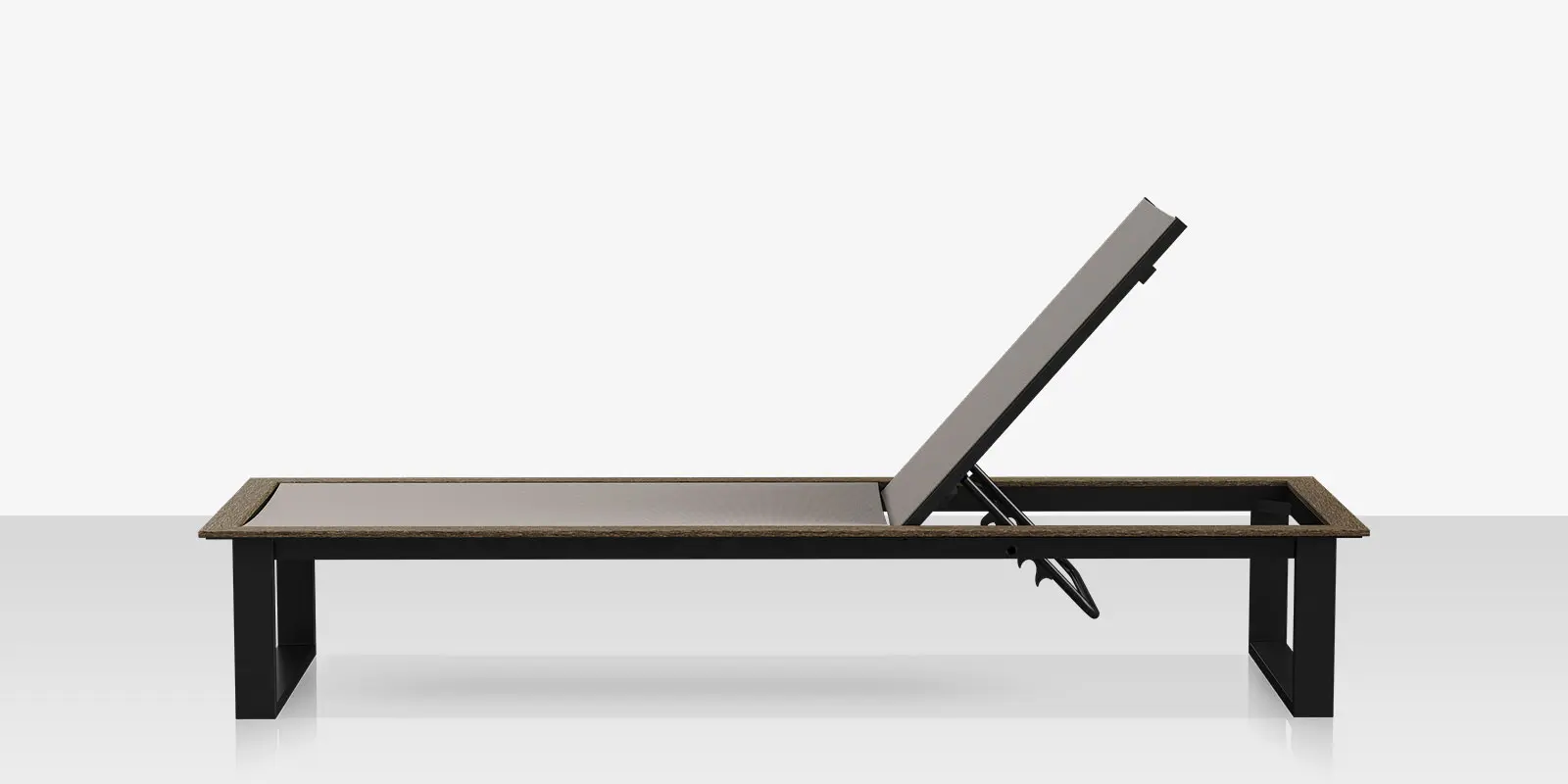 bosca_chaise_side.webp