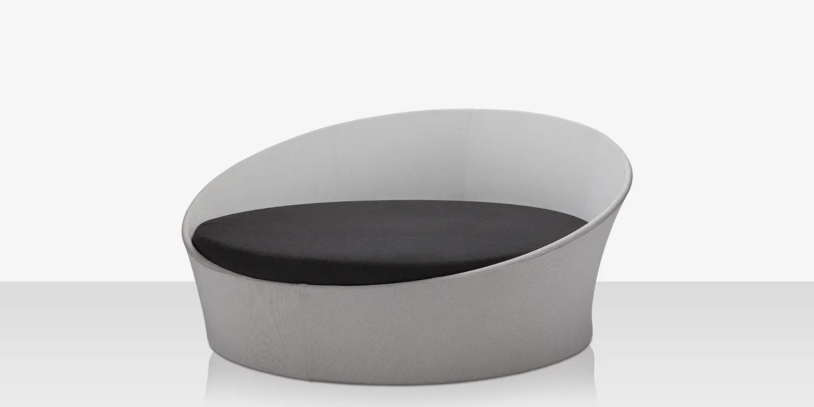 aqua-daybed-angle.webp