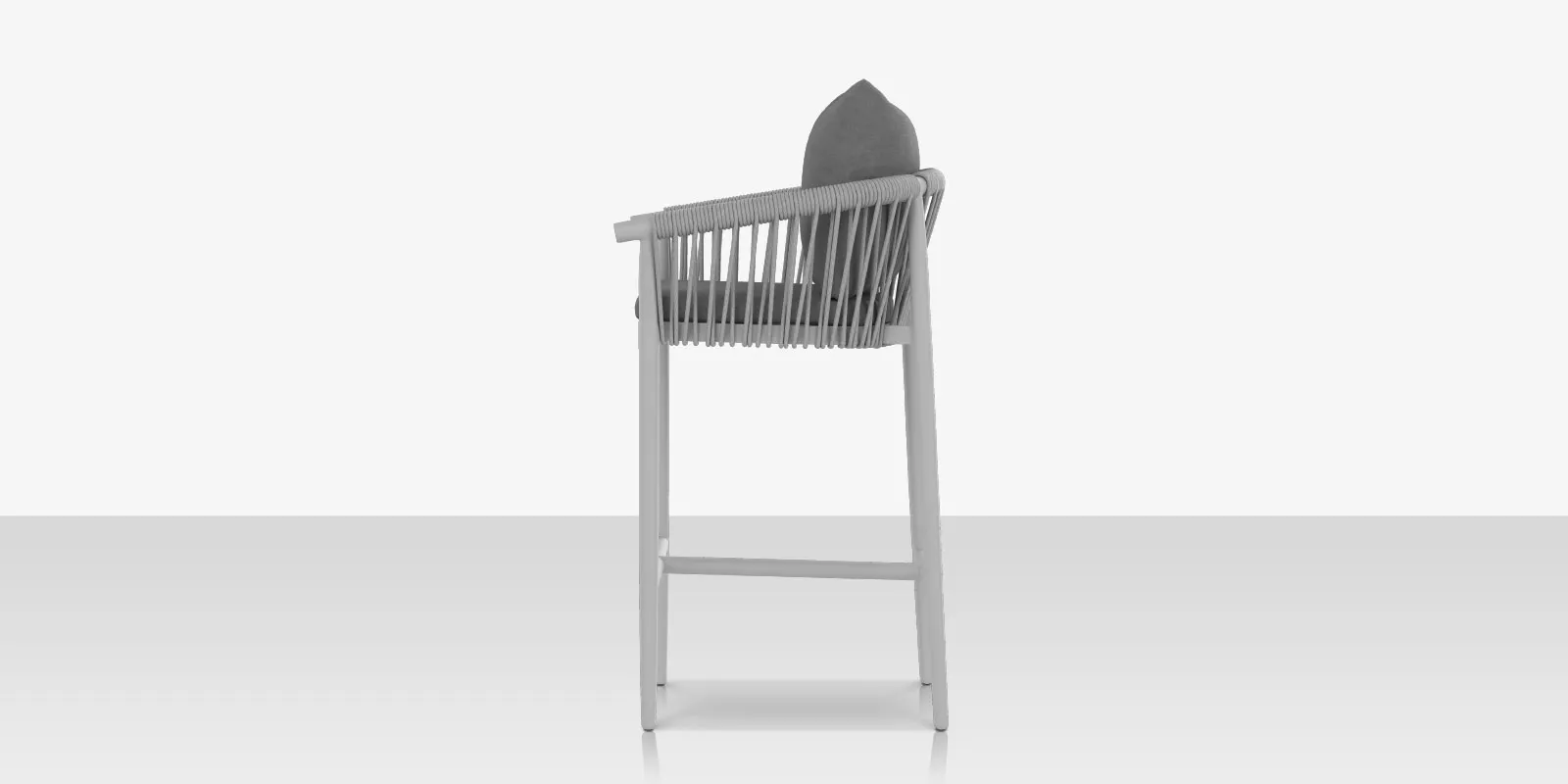 10_vines_bar_armchair_02_side.webp