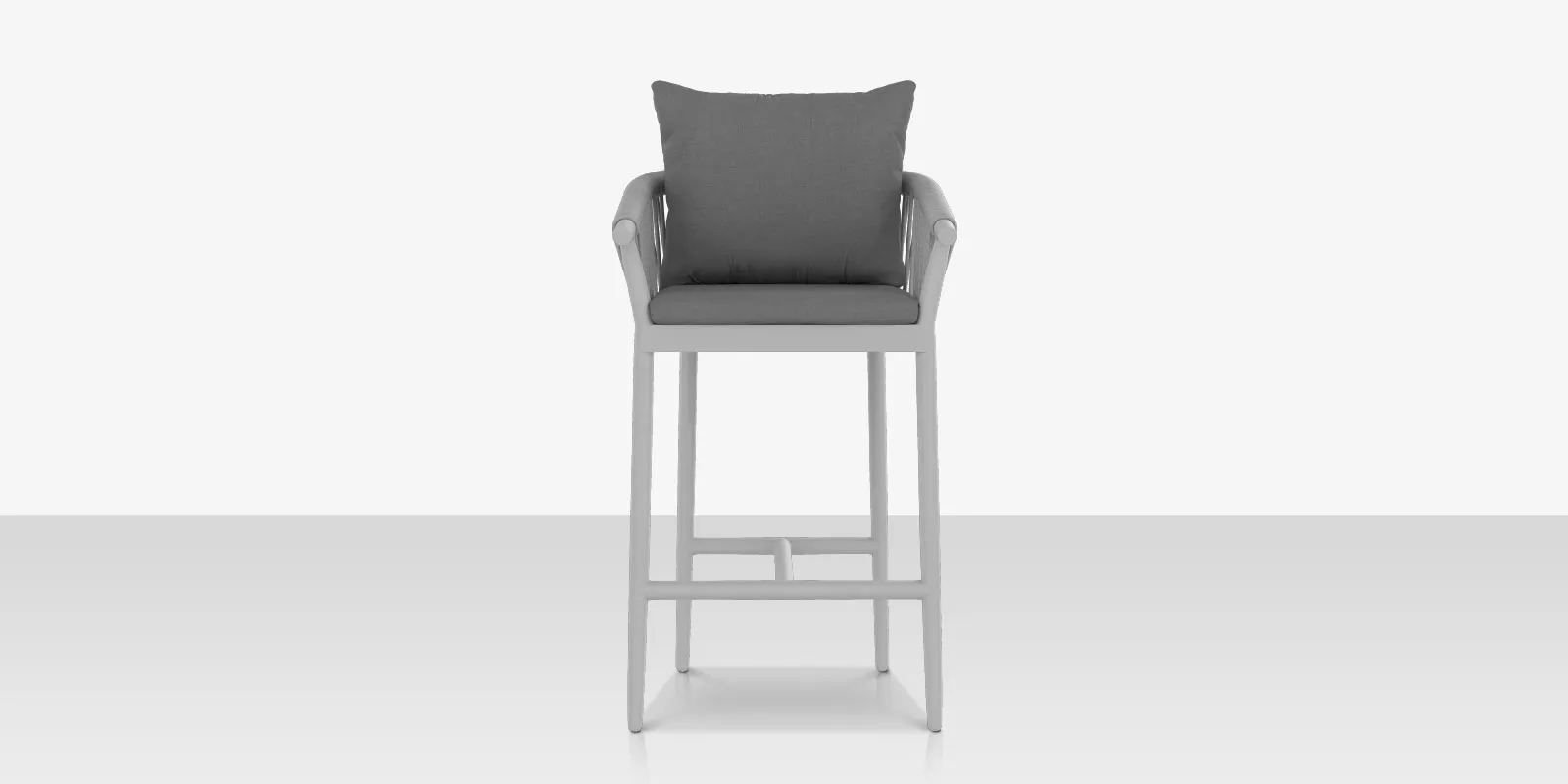 07_vines_bar_armchair_02_front.webp