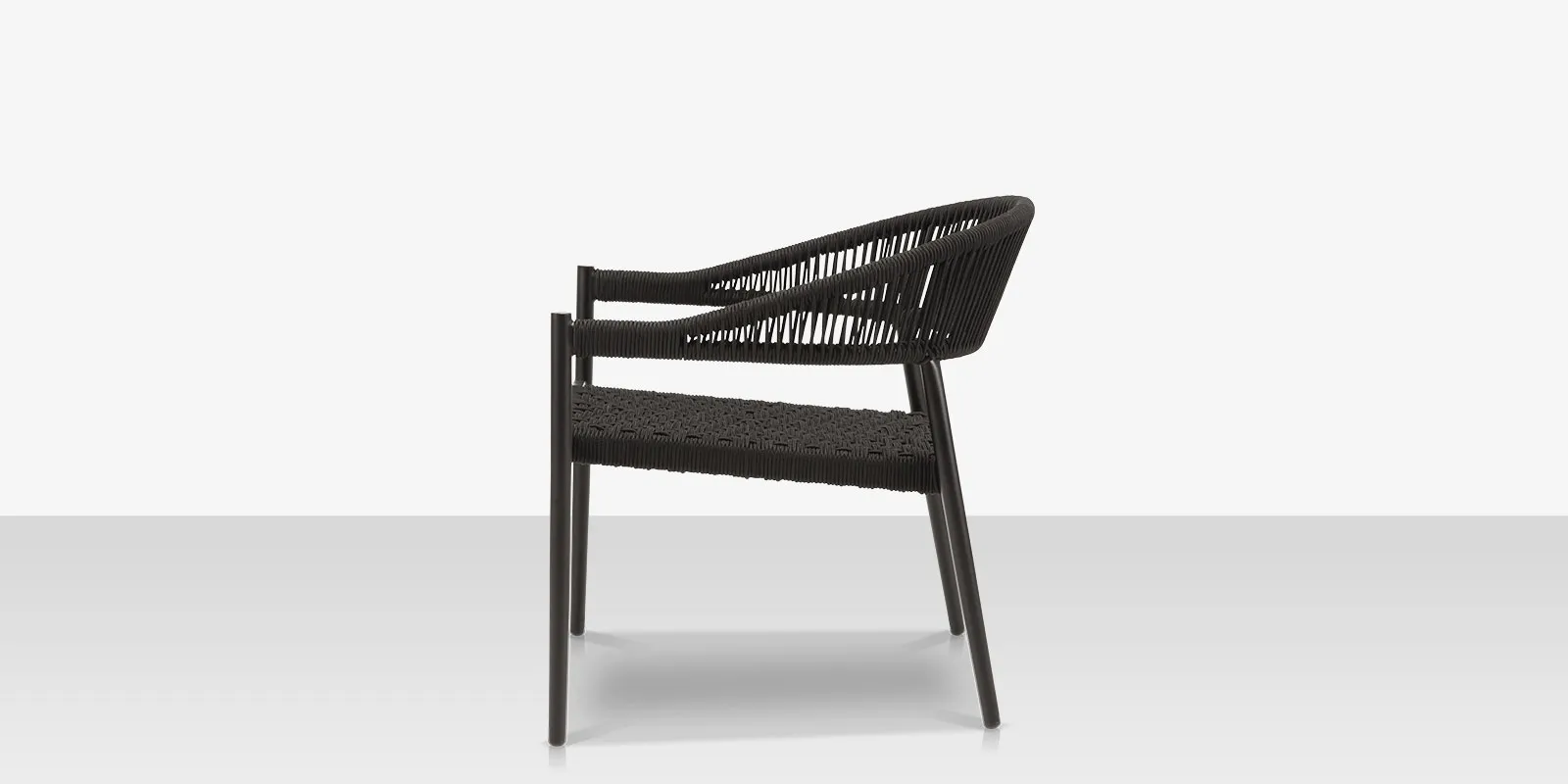 skye_club_chair_black_texblack_frame_side.webp